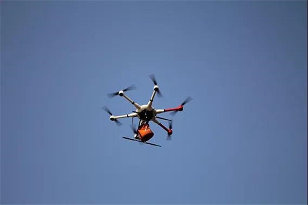 北京凌天獲得民航華北管理局頒發(fā)的無人機(jī)經(jīng)營(yíng)許