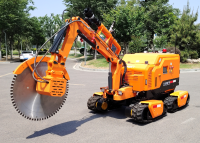 RXR-JM200GD消防破拆救援機器人 （4履帶、破拆機械臂、80國產(chǎn)消防水炮）